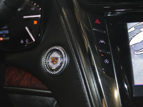 Used 2018 Cadillac CTS Luxury RWD image 19