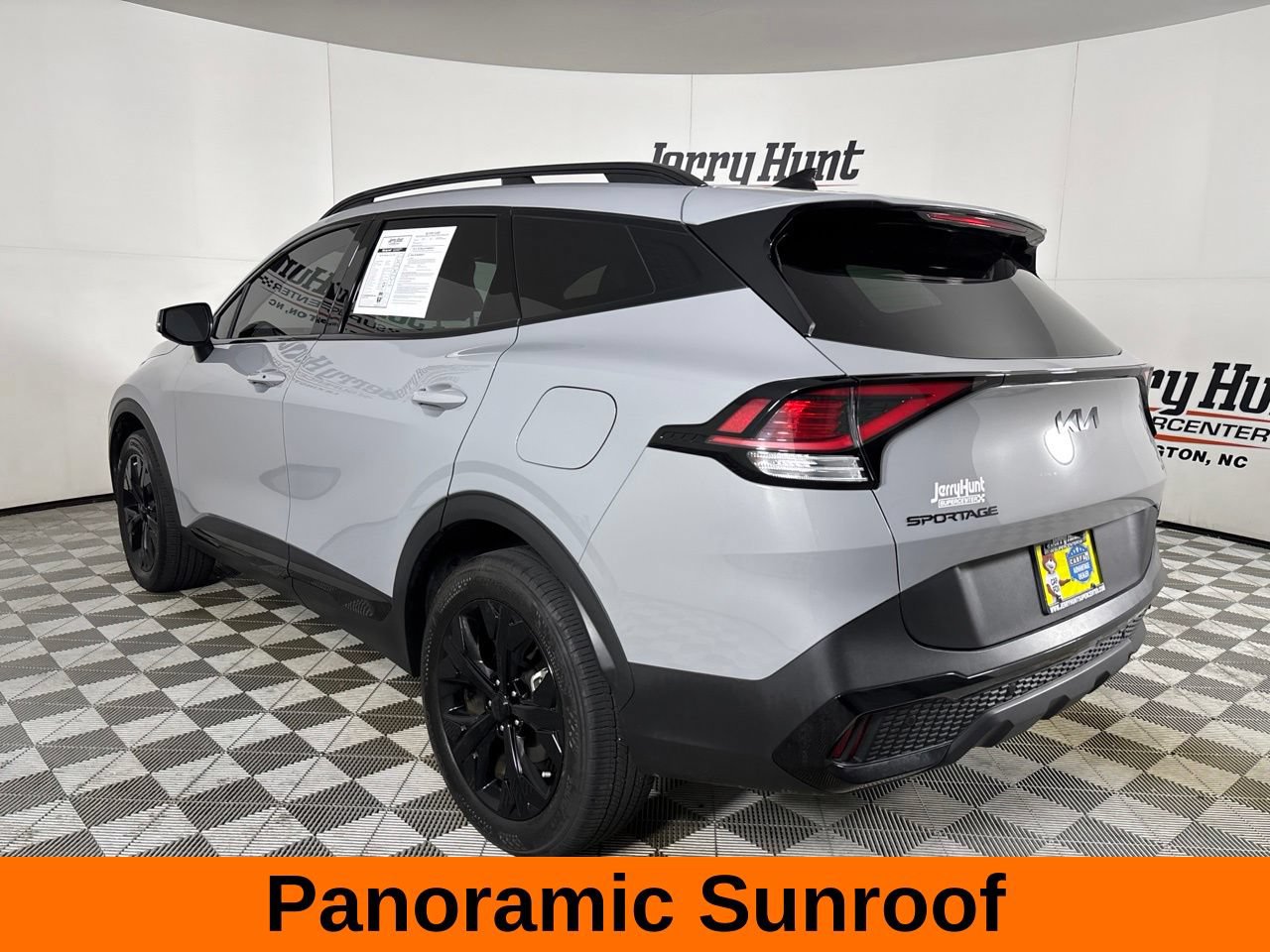 Used 2025 Kia Sportage X-Line w/ Premium Package AWD/4WD image 9
