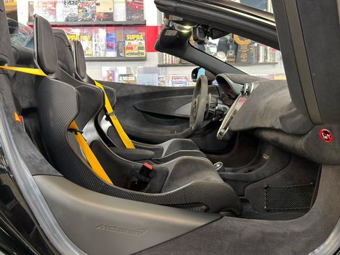 Used 2020 McLaren 600LT Spider RWD image 30