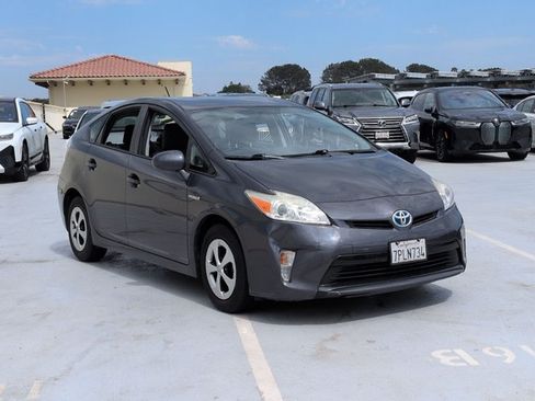 Used 2015 Toyota Prius Two FWD image 3
