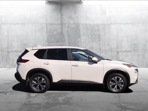 Used 2023 Nissan Rogue SV image 5