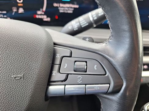 Used 2024 Cadillac XT4 Premium Luxury image 17