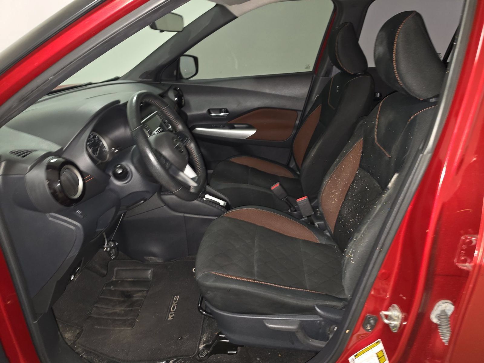 Used 2019 Nissan Kicks SR w/ Exterior Package FWD image 5