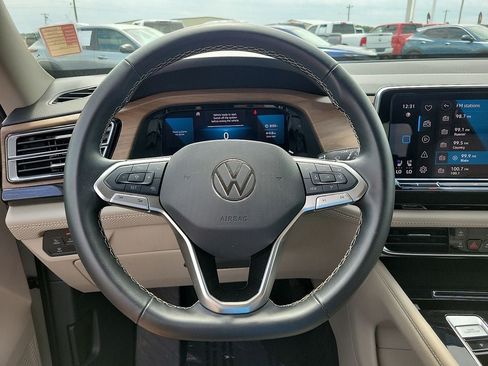Used 2025 Volkswagen Atlas SE AWD/4WD image 20