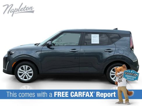 Used 2023 Kia Soul LX FWD image 2