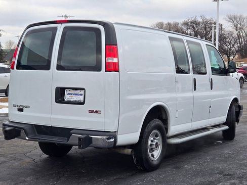 Used 2024 GMC Savana 2500 w/ Driver Convenience Package image 9