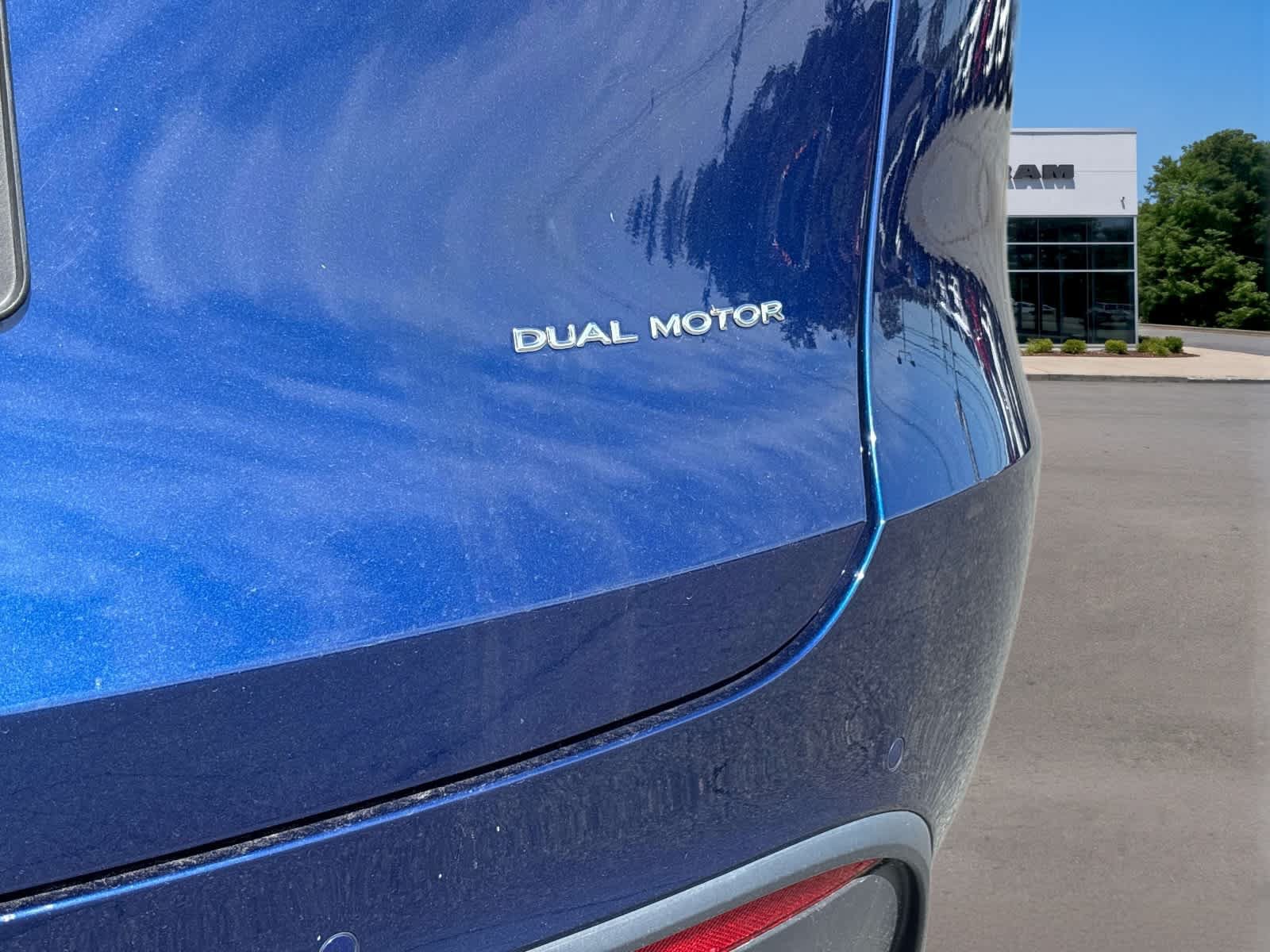Used 2021 Tesla Model Y Long Range AWD/4WD image 32