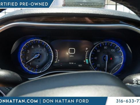 Used 2023 Chrysler Pacifica Limited FWD image 6