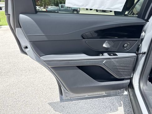 New 2026 Lincoln Nautilus Reserve AWD/4WD image 13
