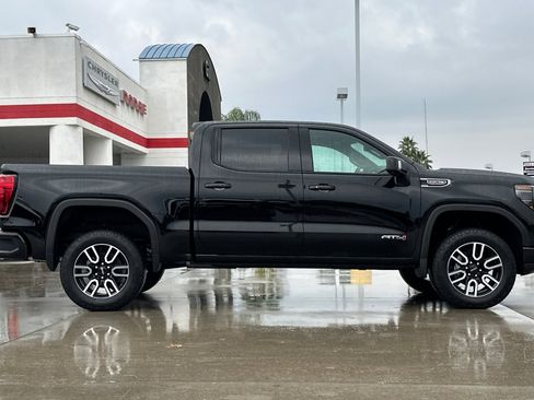 New 2026 GMC Sierra 1500 AT4 w/ LPO, Black Badging Package image 8