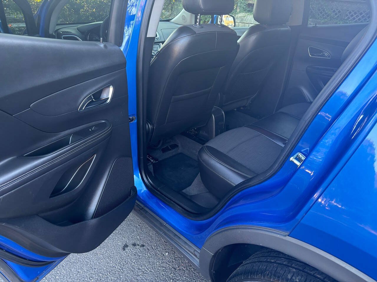 Used 2015 Buick Encore Convenience AWD/4WD image 16