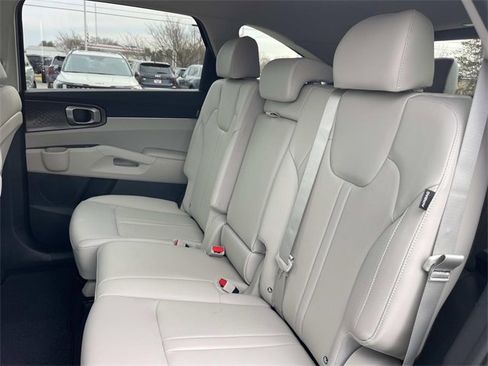 New 2025 Kia Sorento S image 26