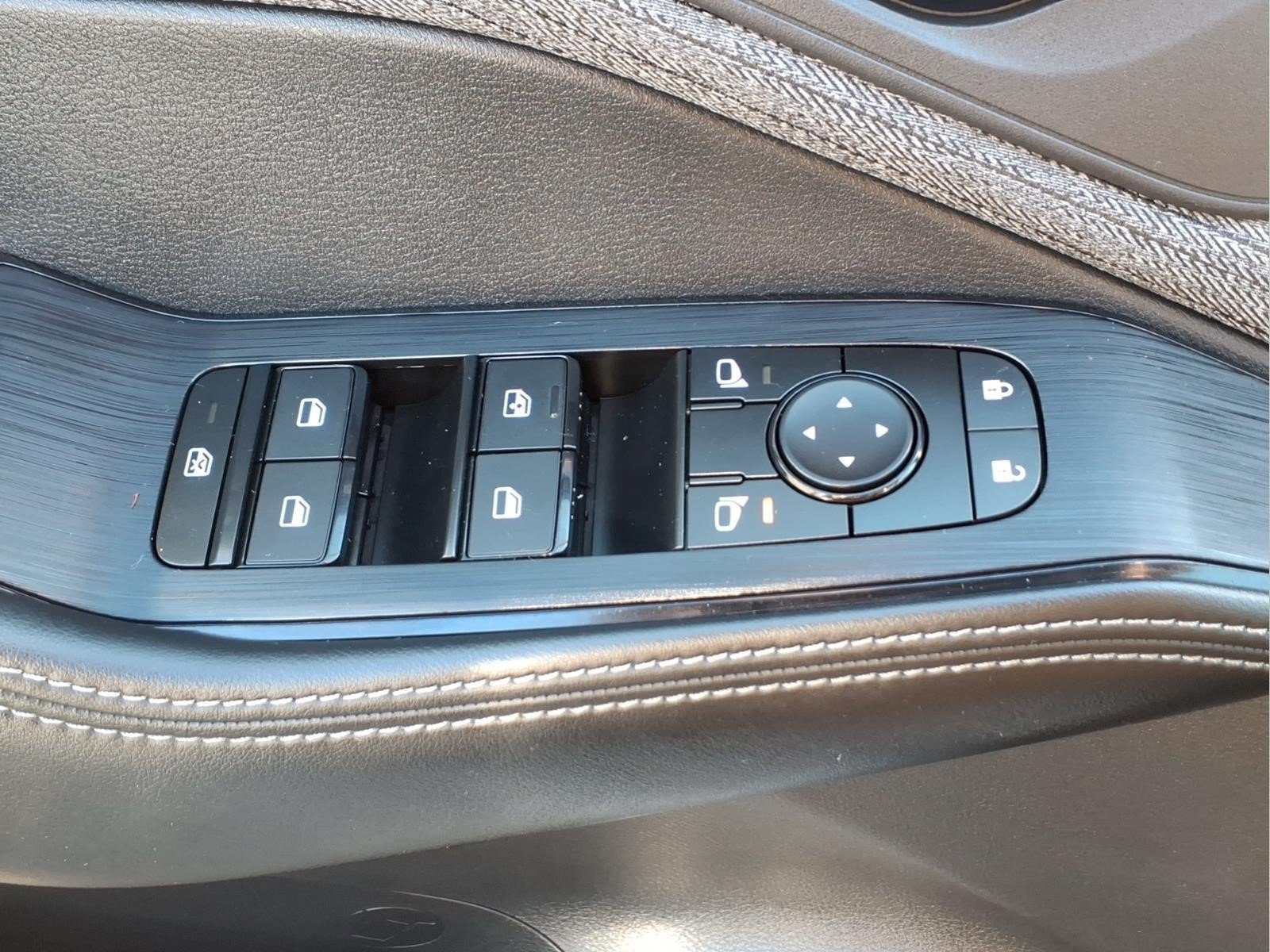 Used 2023 Nissan Rogue SV AWD/4WD image 21