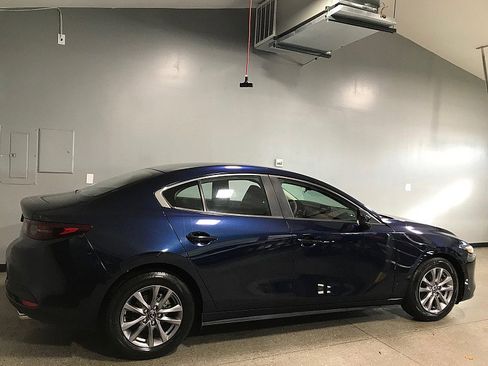 Used 2021 MAZDA MAZDA3 s image 3