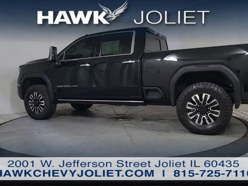 Used 2024 GMC Sierra 2500 Denali Ultimate AWD/4WD image 5