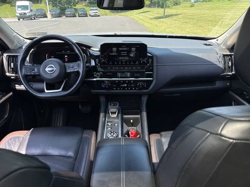 Used 2022 Nissan Pathfinder Platinum w/ Cargo Package AWD/4WD image 19