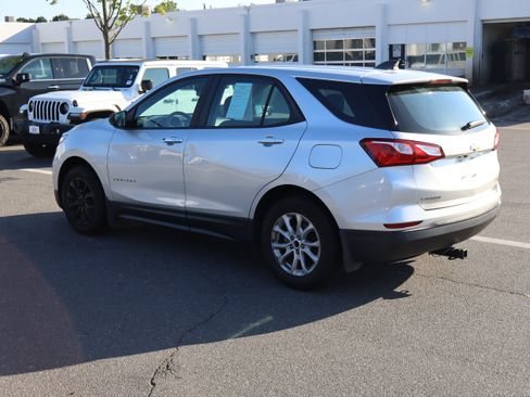 Used 2020 Chevrolet Equinox LS FWD image 8