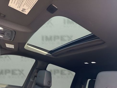 Used 2024 GMC Sierra 1500 AT4 w/ AT4 Premium Package image 12