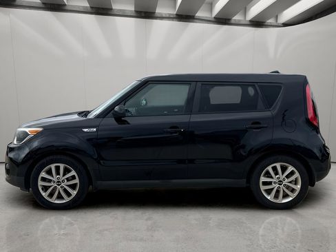 Used 2018 Kia Soul + FWD image 2