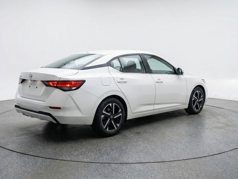 Used 2025 Nissan Sentra SV image 9