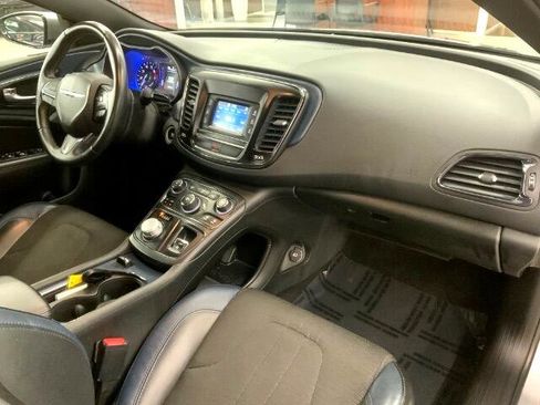 Used 2016 Chrysler 200 S image 9