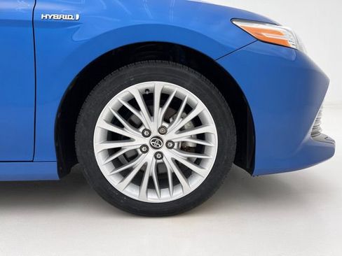 Used 2020 Toyota Camry XLE w/ Sunroof Package FWD image 33