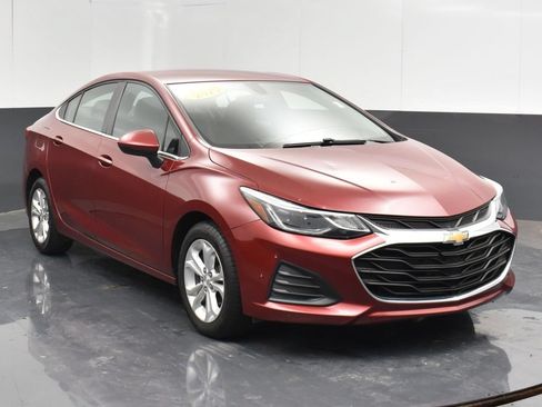 Used 2019 Chevrolet Cruze LT FWD image 11
