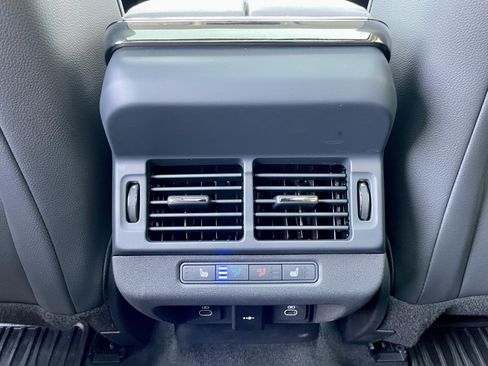 Certified 2025 Land Rover Range Rover Evoque Dynamic SE AWD/4WD image 26