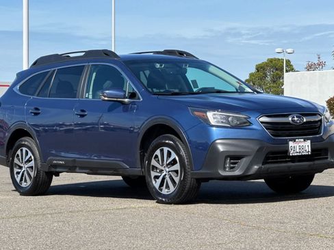 Used 2022 Subaru Outback Premium image 5