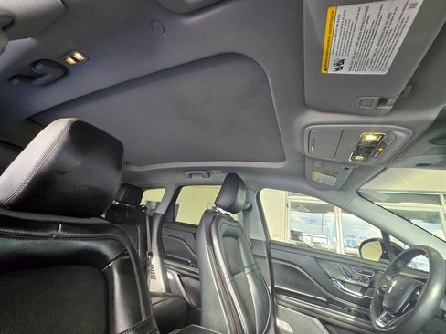 Used 2022 Lincoln Corsair Reserve w/ Equipment Group 201A image 28