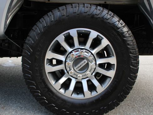 Used 2022 Ford F250 Lariat w/ Lariat Value Package image 10