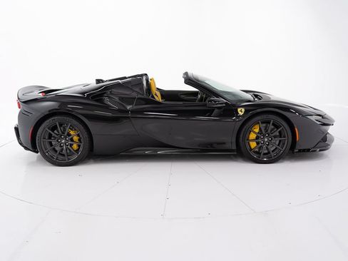 Used 2022 Ferrari SF90 Spider AWD/4WD image 6