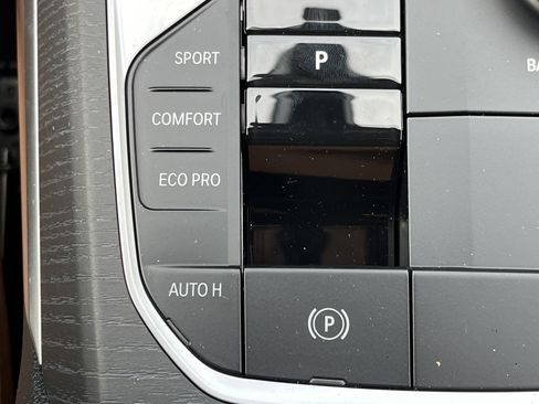 New 2026 BMW 330i Sedan w/ M Sport Package image 9