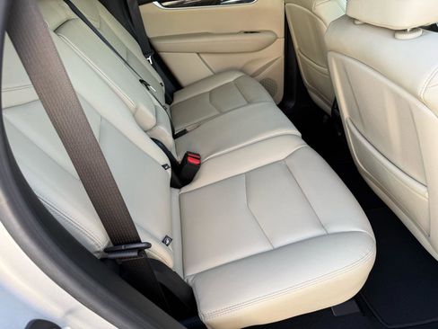 Used 2018 Cadillac XT5 FWD image 19