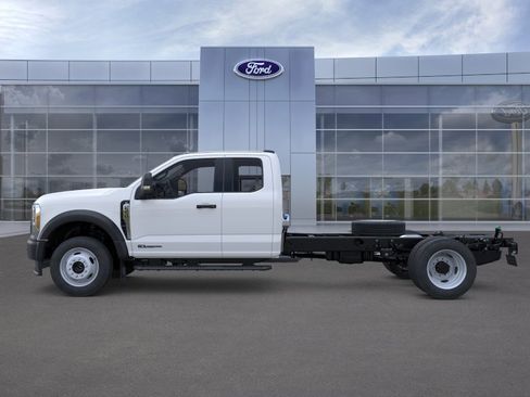 New 2026 Ford F550 4x4 Supercab Super Duty image 3