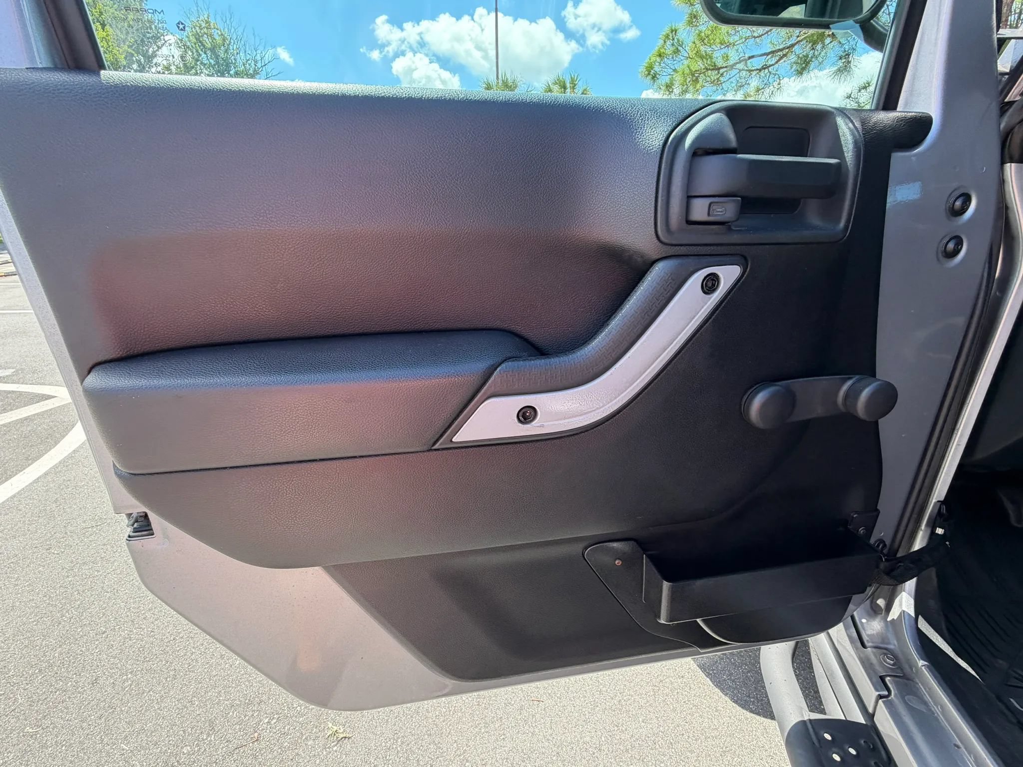 Used 2016 Jeep Wrangler Unlimited Sport w/ Connectivity Group AWD/4WD image 25