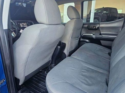 Used 2018 Toyota Tacoma SR5 AWD/4WD image 31