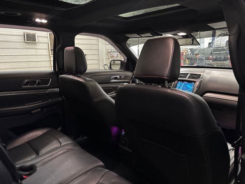 Used 2019 Ford Explorer Sport w/ Equipment Group 401A AWD/4WD image 31