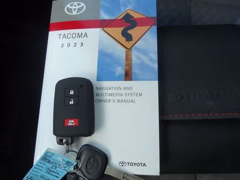 Used 2023 Toyota Tacoma SR5 AWD/4WD image 33