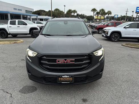 Used 2020 GMC Terrain SLT w/ Preferred Package image 2