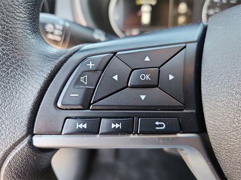 Used 2019 Nissan Kicks SV image 21