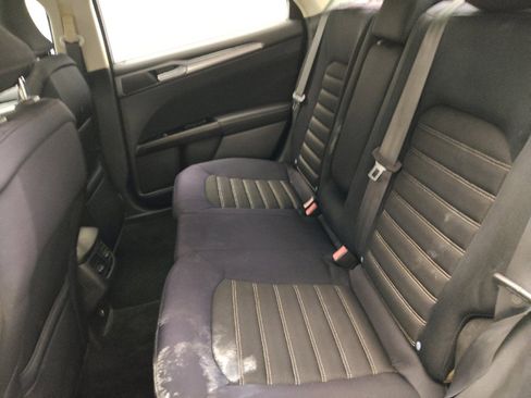 Used 2015 Ford Fusion SE image 18