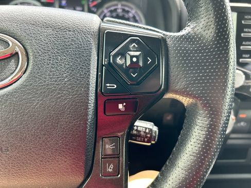 Used 2023 Toyota 4Runner TRD Off-Road Premium w/ Moonroof Package AWD/4WD image 17