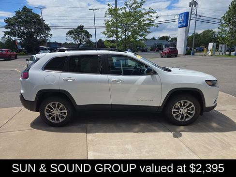 Used 2022 Jeep Cherokee Latitude Lux w/ Sun & Sound Group AWD/4WD image 2