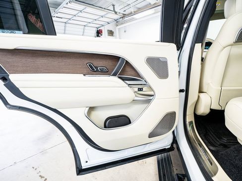 Used 2025 Land Rover Range Rover Long Wheelbase Autobiography image 48