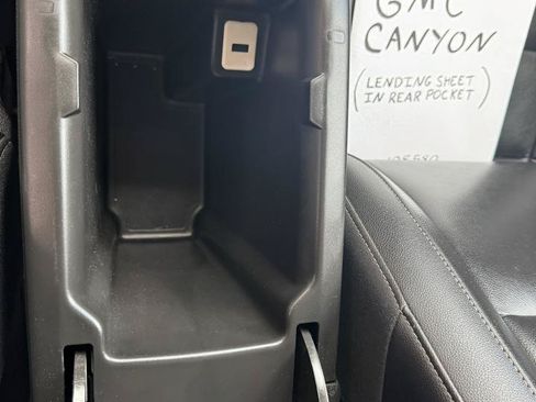 Used 2016 GMC Canyon SLT w/ Driver Alert Package AWD/4WD image 12