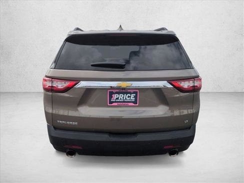 Used 2020 Chevrolet Traverse LT image 7