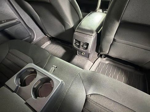 Used 2020 Ford Fusion SE FWD image 31