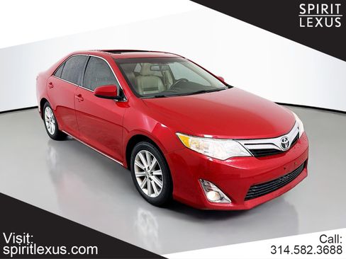Used 2013 Toyota Camry XLE image 1