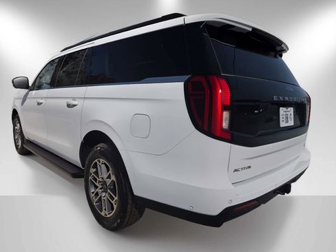 Used 2025 Ford Expedition Max Active AWD/4WD image 7